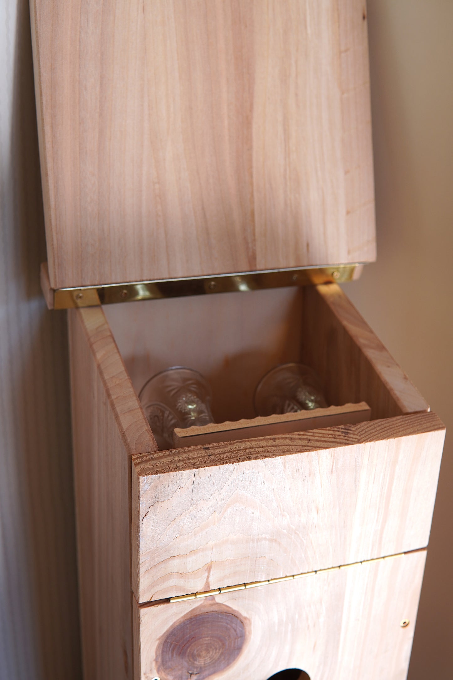 Zwitscherkasten mit 2 Gläser