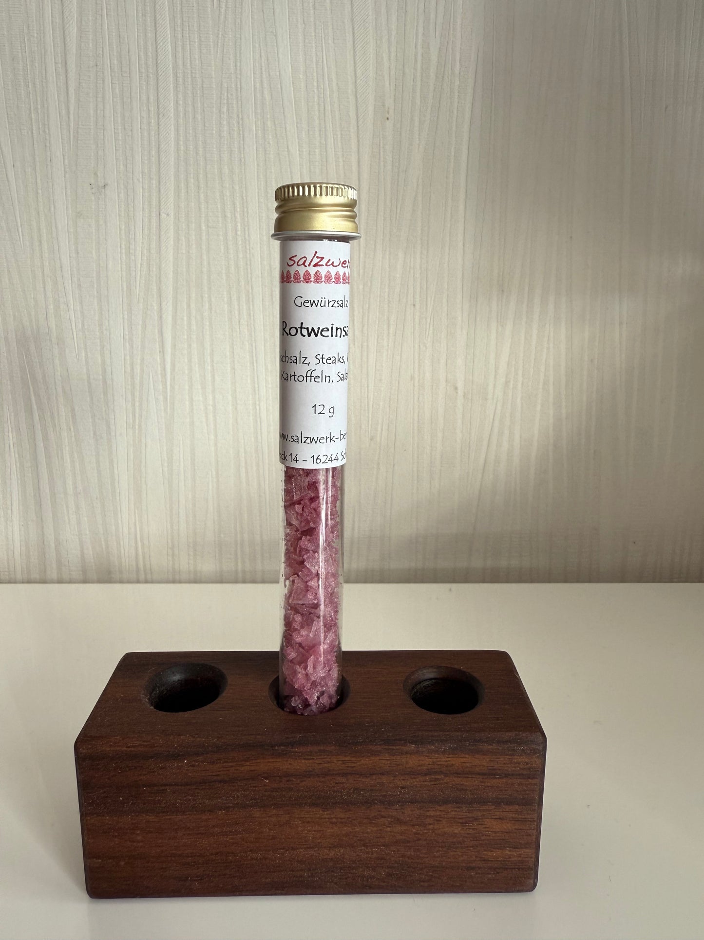 Rotweinsalz im Reagenzglas