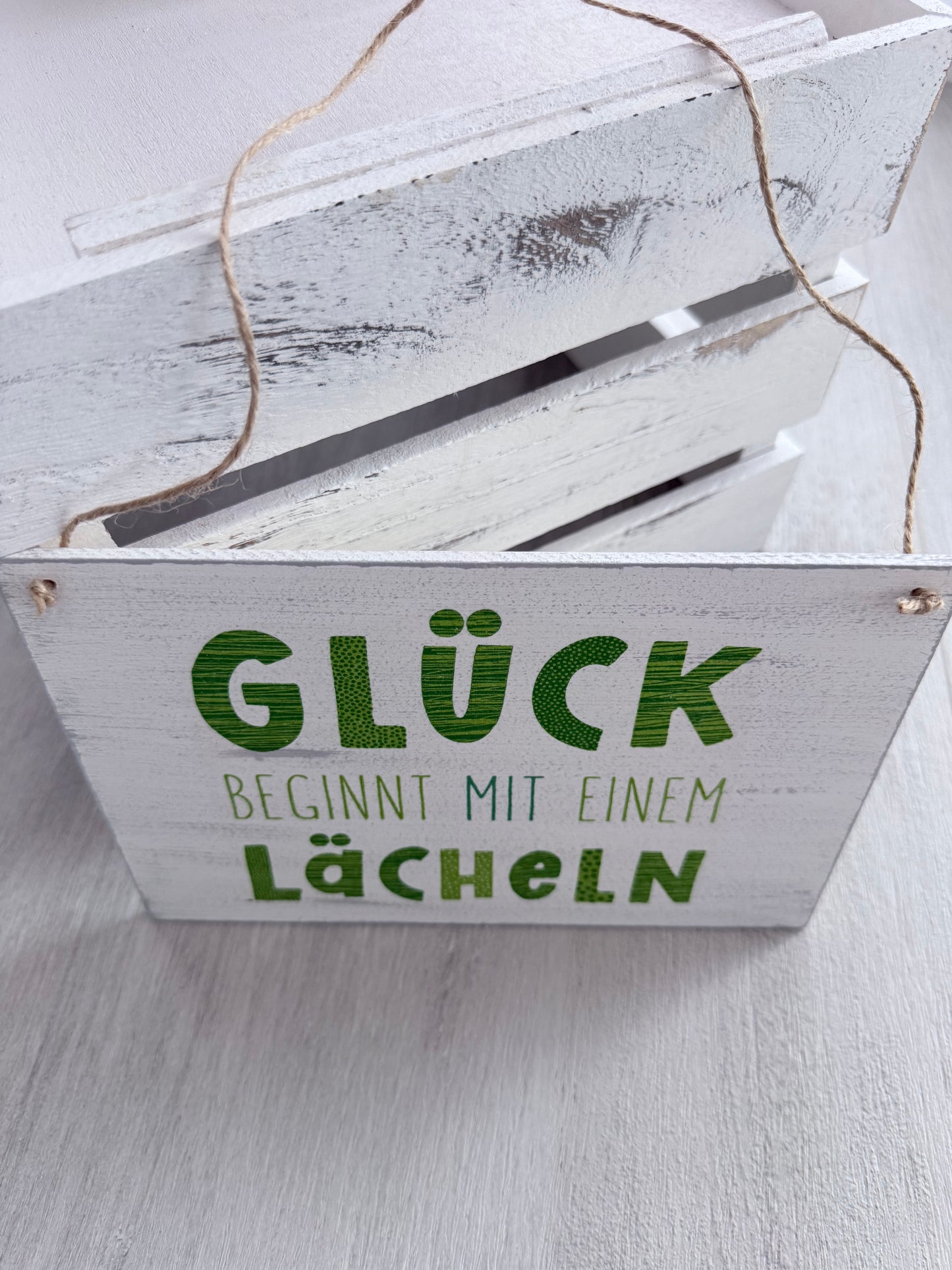 Holzschild mit Spruch „Glück beginnt mit einem Lächeln“ – DIN A5 Dekoschild – Geschenkidee